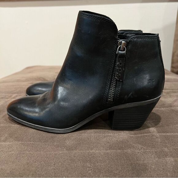 Frye Judith Double Zip Bootie Ankle Boot Heel Black Leather 7M - Picture 4 of 13